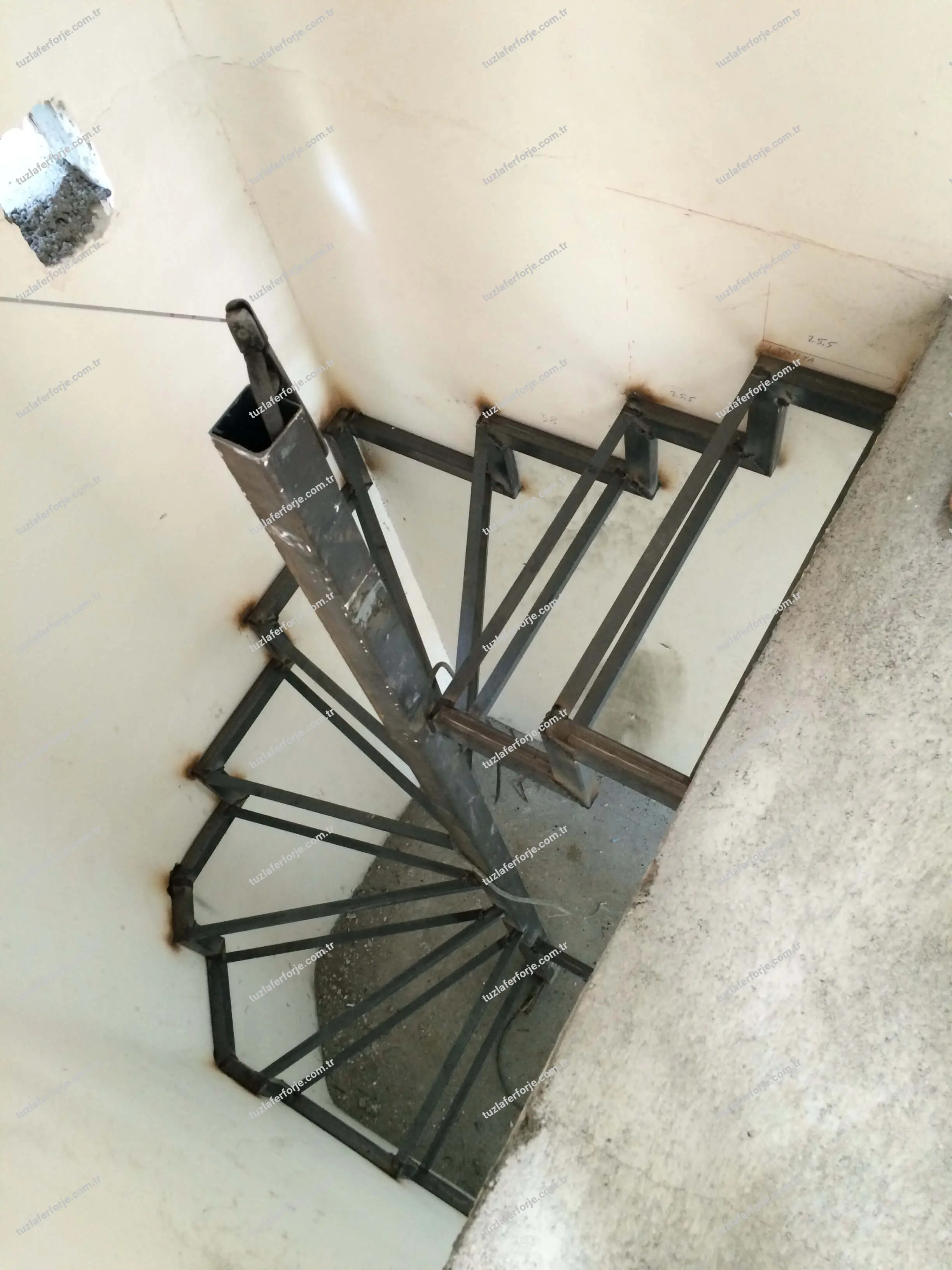 Merdiven Karkası ve Korkuluk